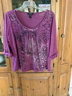 Gently worn Women’s Style & Co Sz 2x purple with black design & 3/4” sleeve
