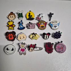 20 Disney trading pins lot set.Tradeable at all disney parks.