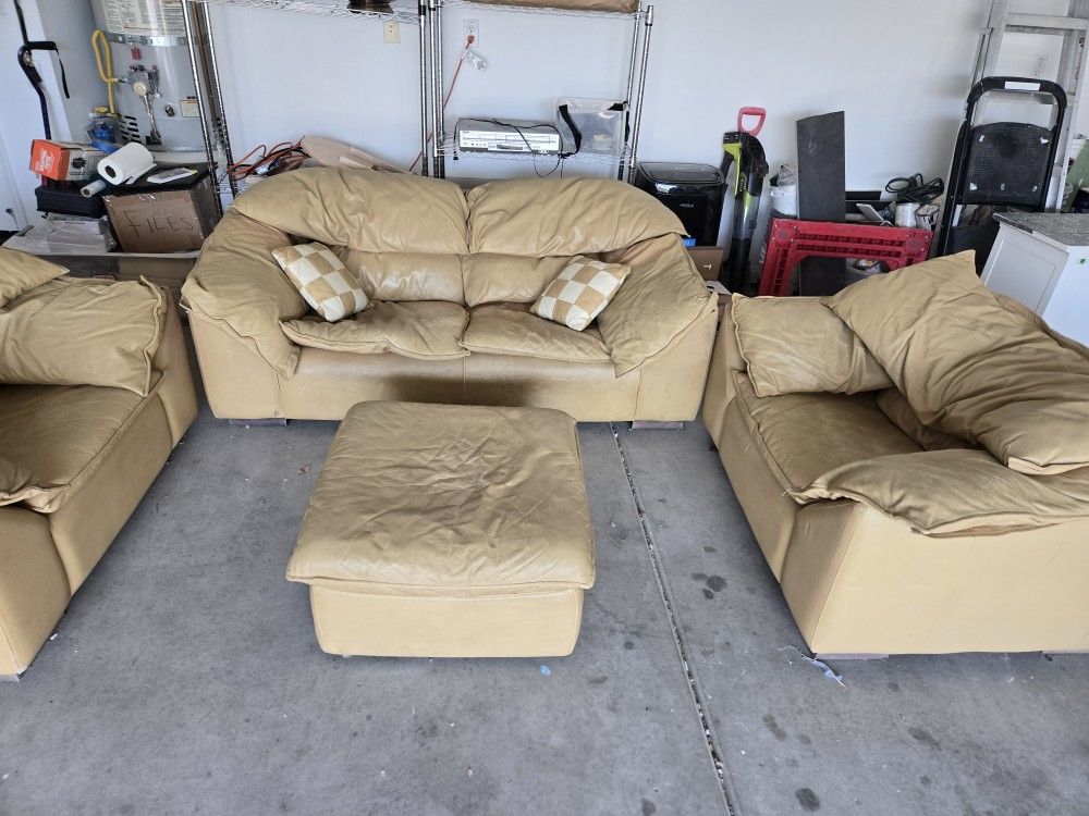 Antique Italian Lether Couch