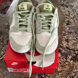 Nike Dunk Low - Women’s 8.5