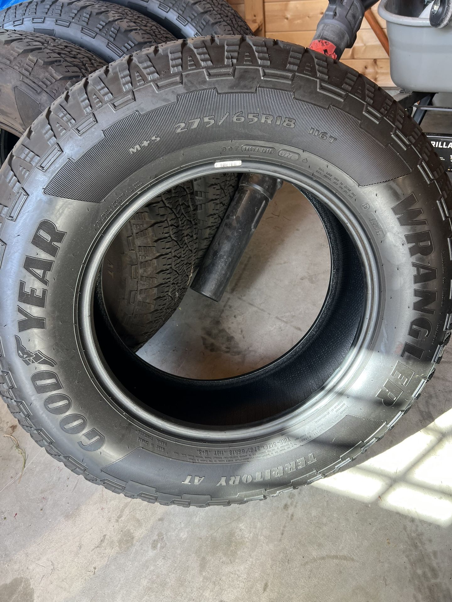 Goodyear At 275/ 65 R18