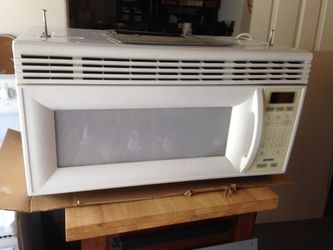 Kenmoore under cabinet microwave