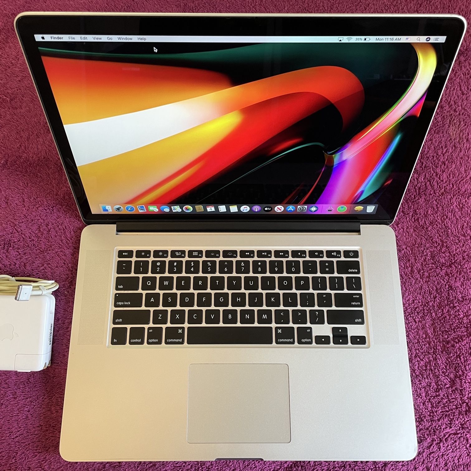 Mid 2012 Macbook Pro 15 inch Retina, 2.3 GHz Quad Core i7, 8 GB