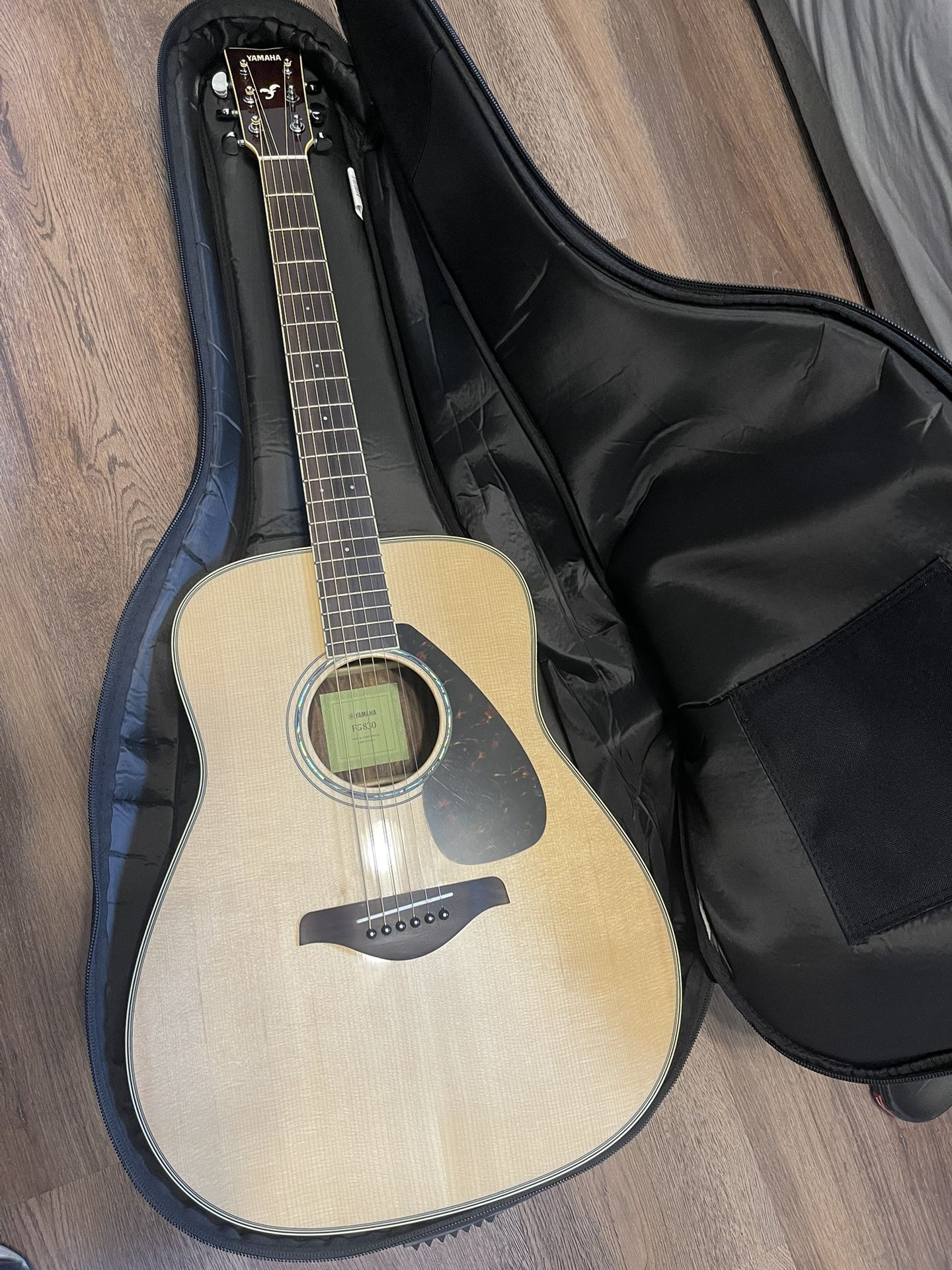 Yamaha Acoustic Guitar