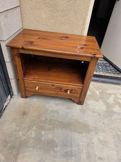Free night stand