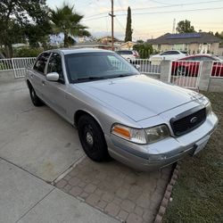 2011 Ford Crown Victoria 