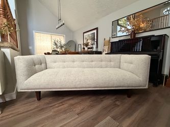 Beautiful West Elm Couch – Bone