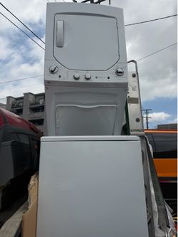 24” GE stackable high efficiency  gas dryer