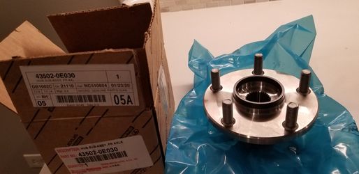 Toyota OEM wheel hub Part# 43502-0E030