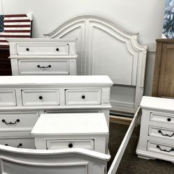 New King Bedroom  🔥🔥 JUST IN