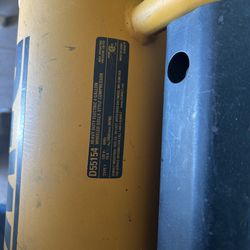 DeWalt 4 gal Twin Stack Portable Air Compressor 125 psi 1.1 HP