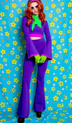 Scooby Doo Velma costume with purple pants and top green gloves wig not included size x-large adult