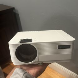 Vankyo Leisure 470 Mini WiFi Projector & Cables – Great for Movies/Gaming