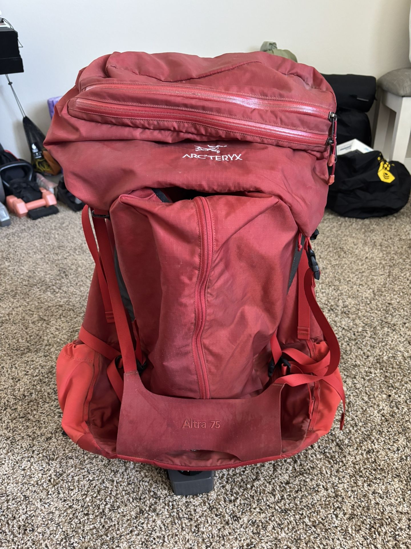 Arc'tery Altra75 Men's Hiking, size REG Backpack In Red