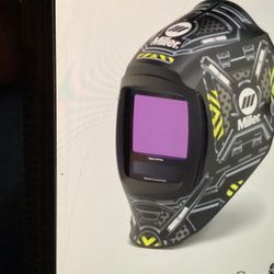 Miller Digital Infinity Welding w/ClearLight 4x Lens, Black Ops