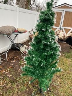 A Beautiful, Green Christmas Tree With Little White At The End, Just Elegant (NO SHIPPING)