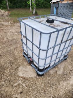 300 gallon container