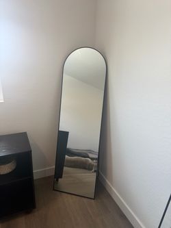 Standing mirror