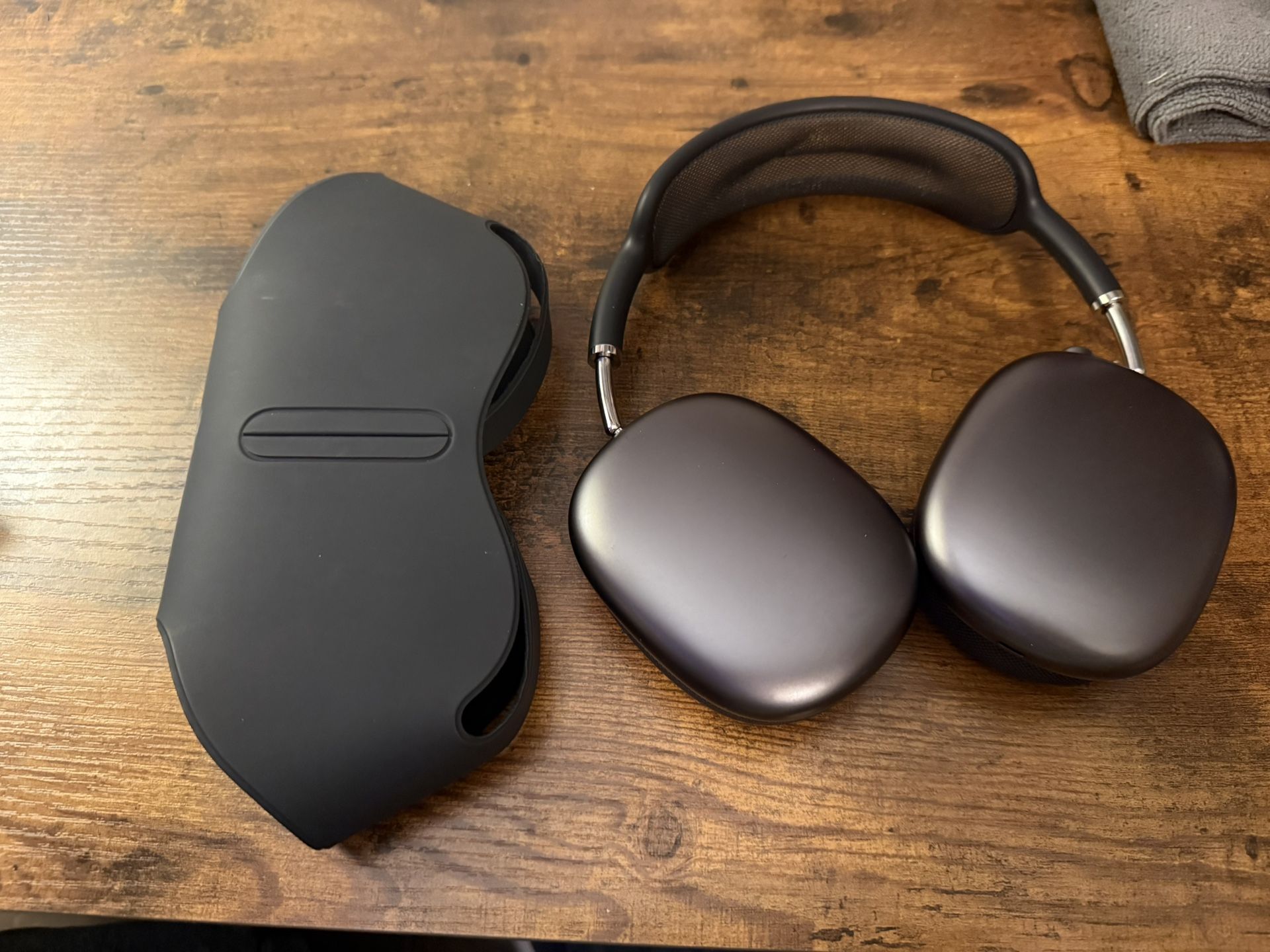 Space Gray Airpod Max
