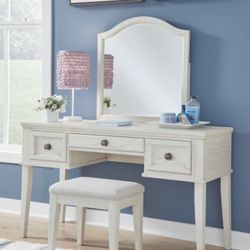 Robbinsdale Vanity with Stool 