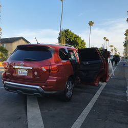 2017 Pathfinder Clean Title 💕 Buenas Troca SUV