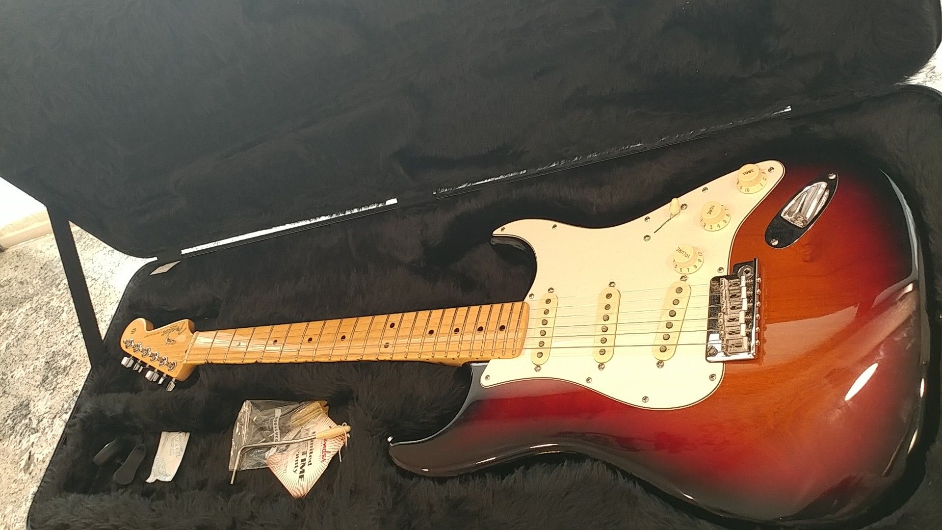 Real made in the usa fender Stratocaster original contour body