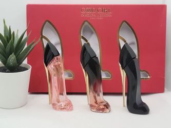 Carolina Herrera 

Good Girl Collection Mini Perfume Trio Gift Set

.24 fl (3x)
