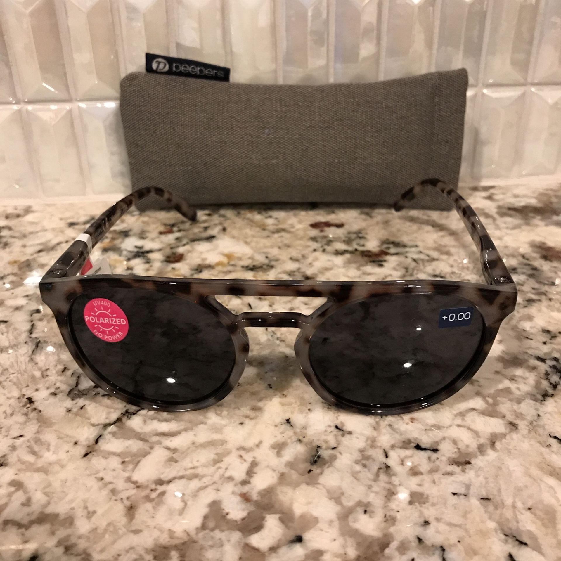 Peepers Sun Glasses