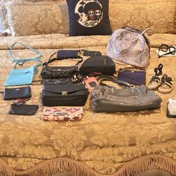 PURSES COACH 👛 👜 👛  $10 AND UP UP DIFFERENT  PRICES