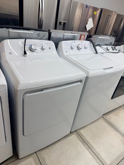 Ge top load washer 4.2 cu ft 2023 and gas dryer set