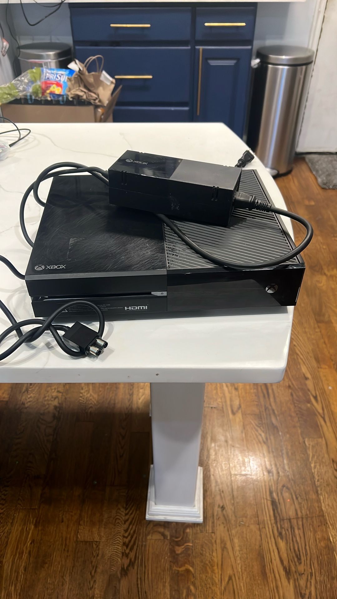 Xbox 1 Including Xbox Controller And Game