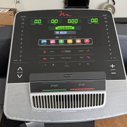 Freemotion 730 Folding Treadmill With Incline