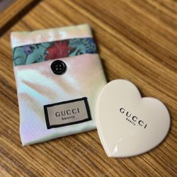 New GUCCI VIP Gift Mirror With Pouch 