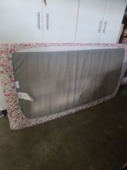 Twin mattress