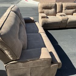 Free Delivery* Luxury Power Reclining Sofa/ Love Seat With Sleeper Sofa!