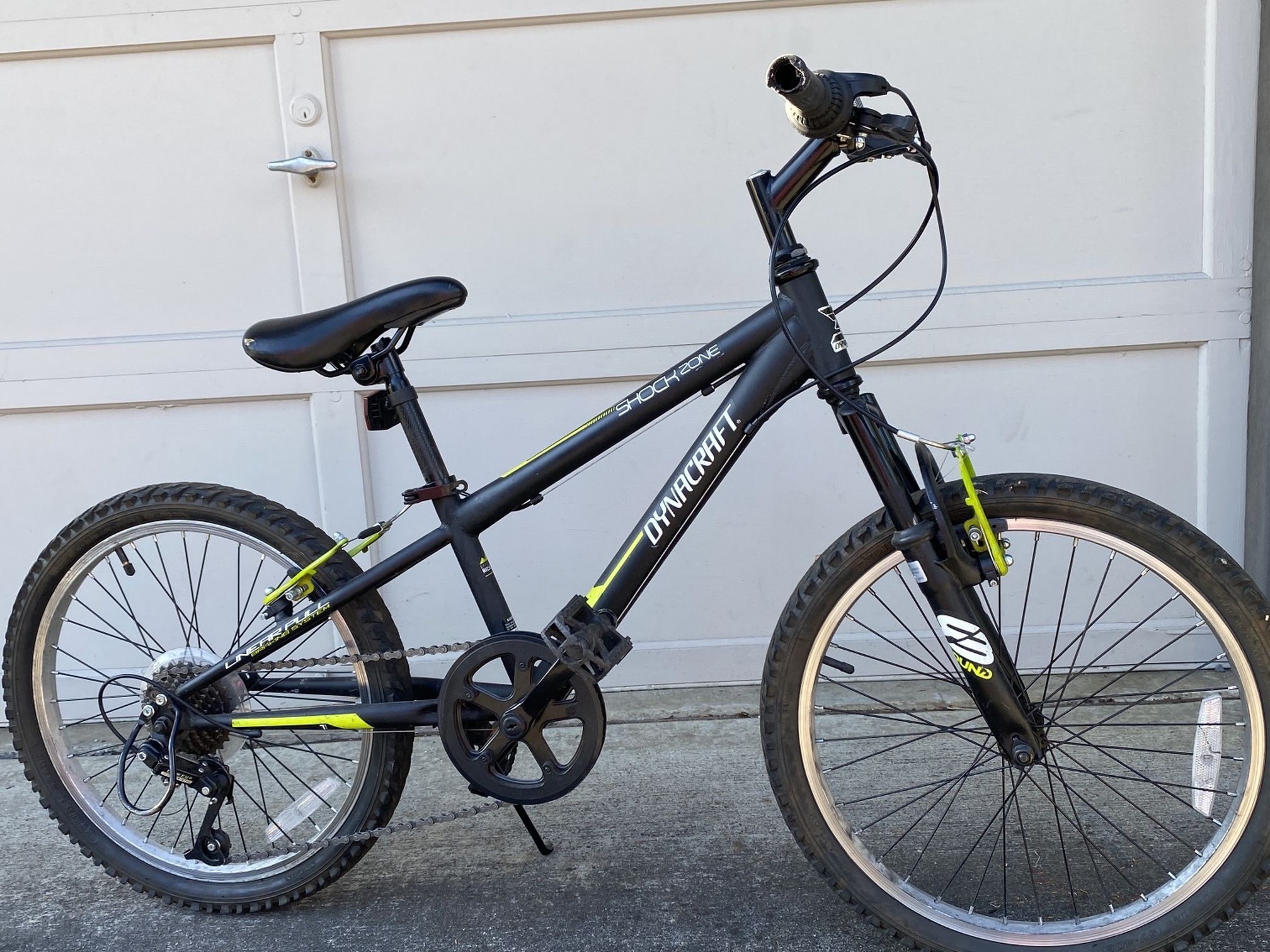 Dynacraft Shockzone kids bike