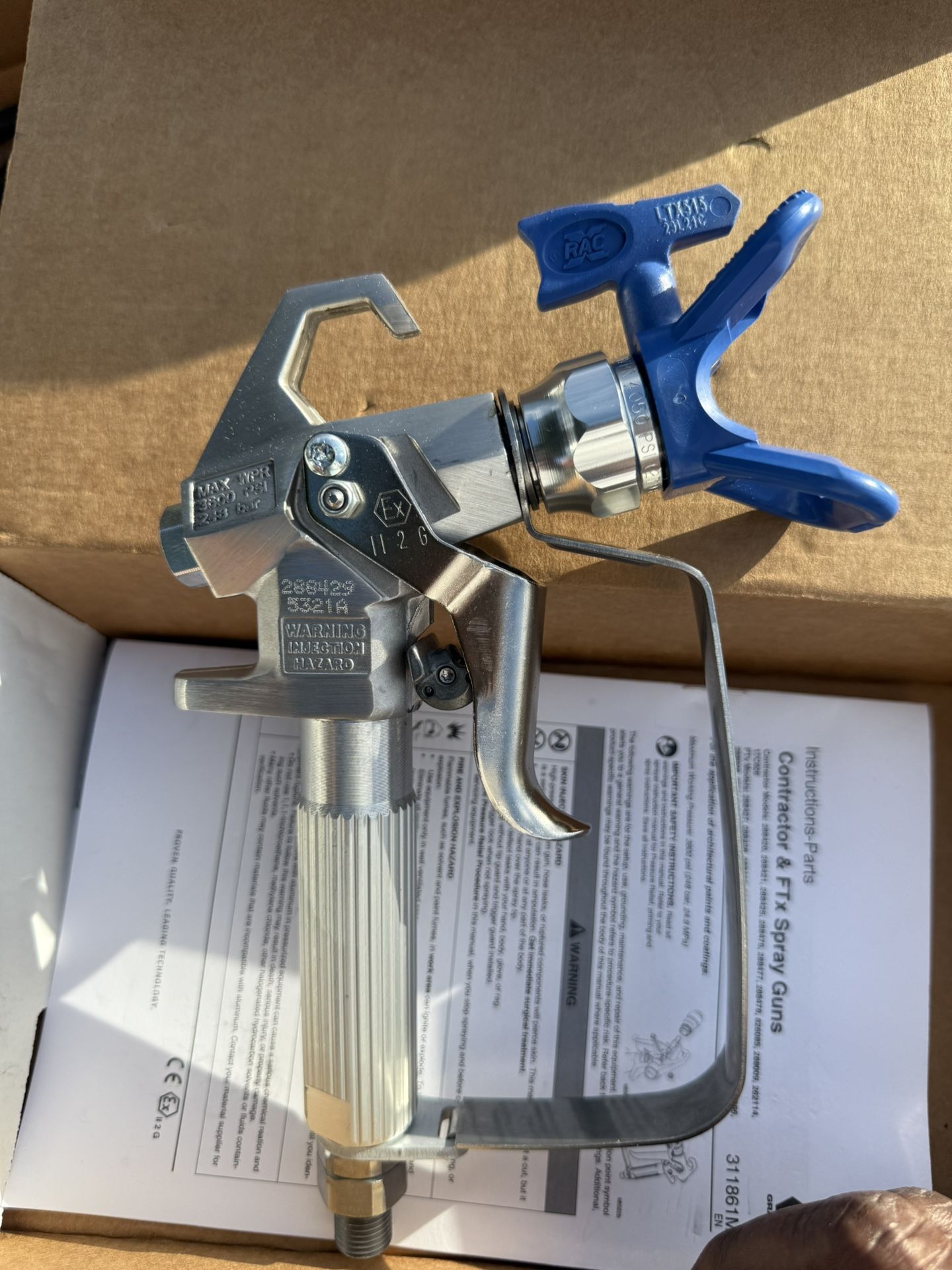 Graco Spray Gun With Housing And Tip