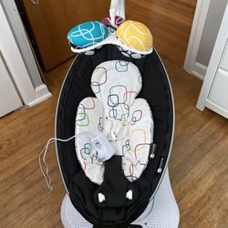 4Moms mommaroo Swing  With Infant Insert