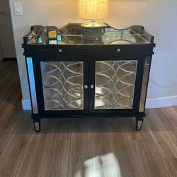 Gorgeous Very Heavy Mirrored Bar 