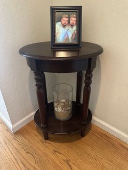 Round Wood End / Side Table with Lower Shelf – Dark Cherry