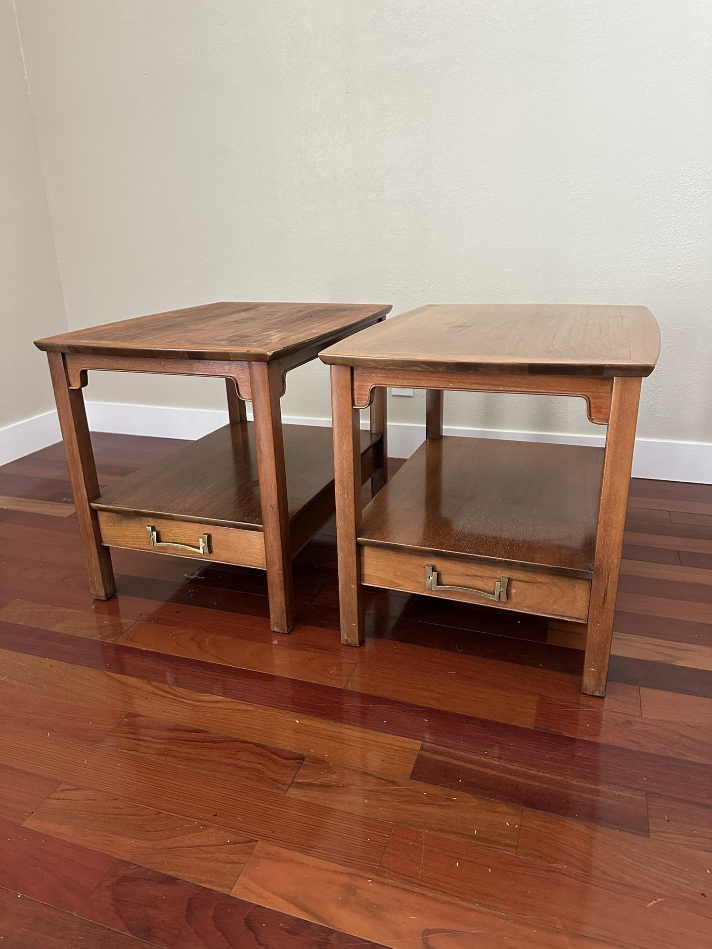 Pair Heritage Henderson Model 810-E MCM Mid Century Modern Dark Teak Nightstands Side Table