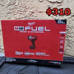 Milwaukee M18 FUEL 1/2" High Torque Impact Wrench w/ Friction Ring Kit 2967-21B