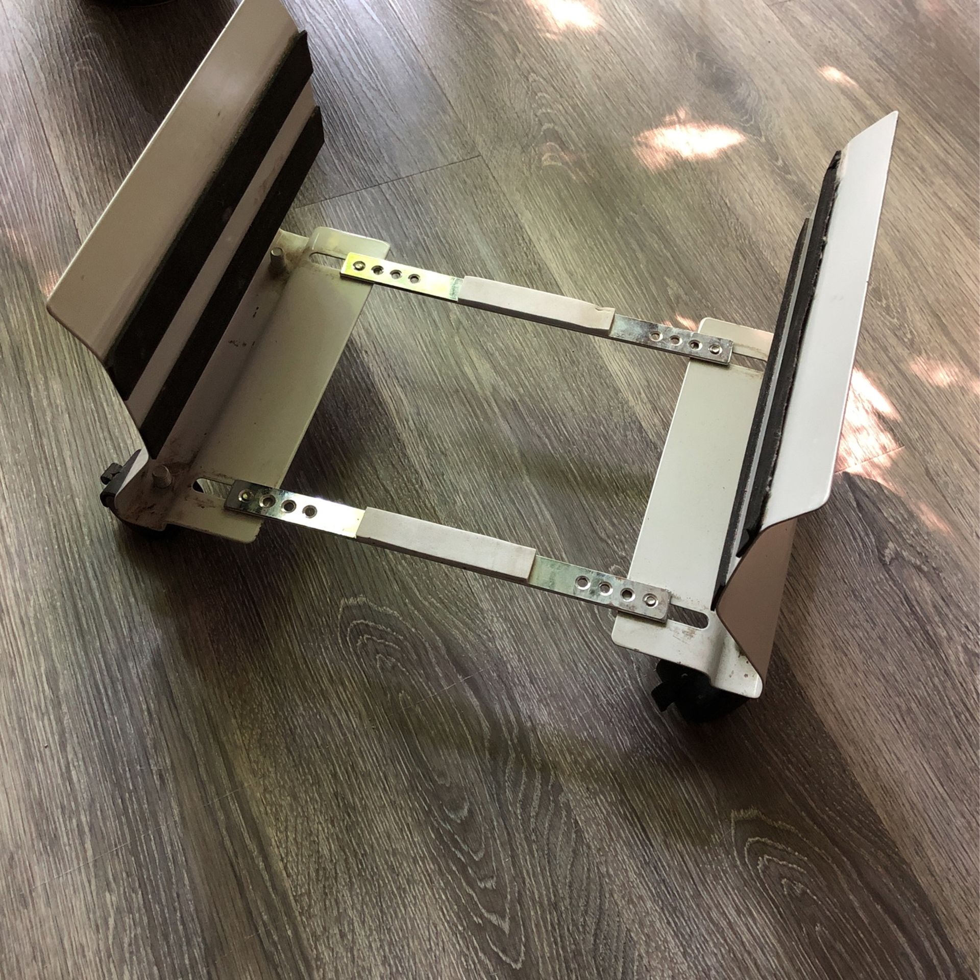 Free Computer Stand