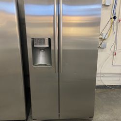 SAMSUNG STAINLESS STEEL SIDE BY SIDE REFRIGERATOR 