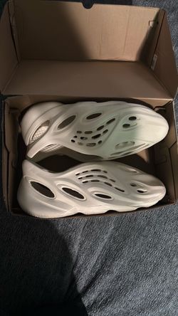 foam runner yeezy