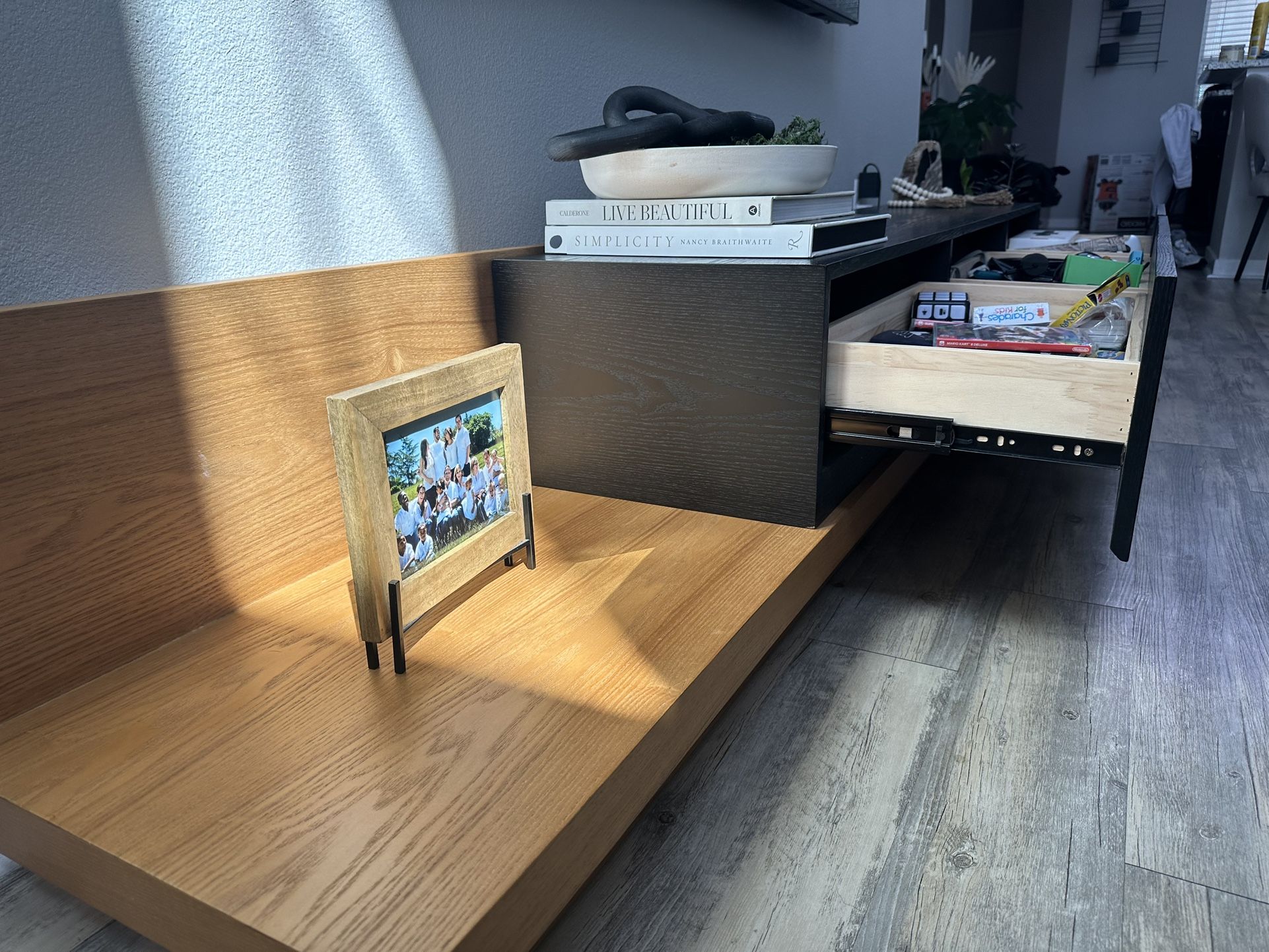 Expandable TV Stand w/ Storage Drawers