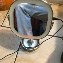 Vanity mirror