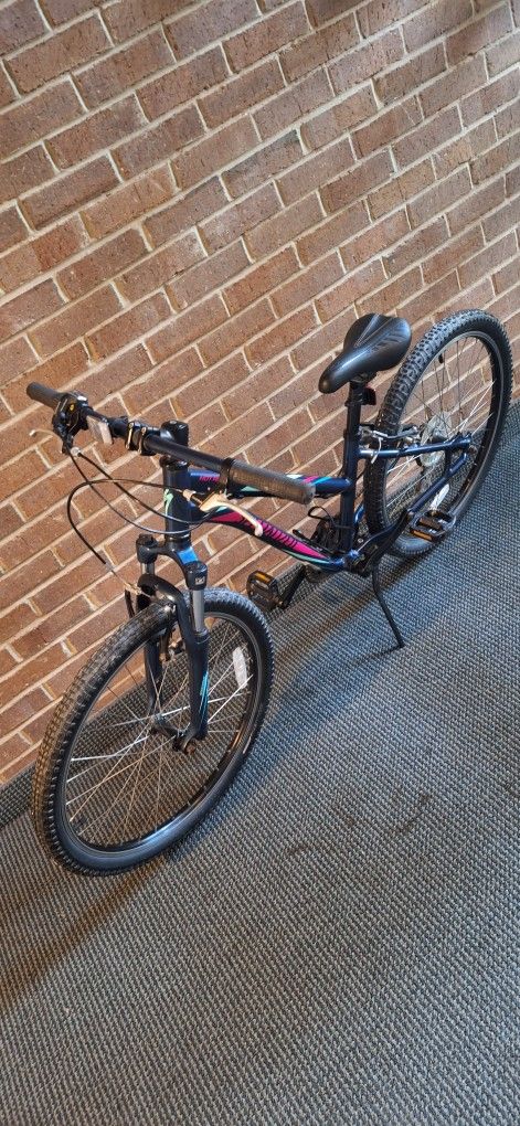 24" inch Specialized Hotrock Women's/Youth Mountain Bike