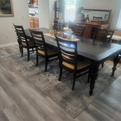 Dinning room table