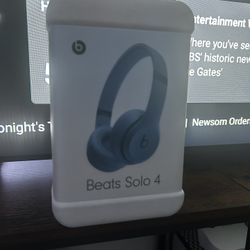 Beats Solo 4 NEW